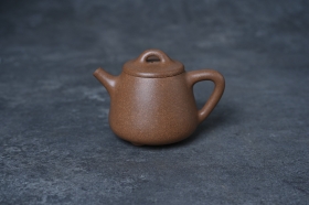 紫砂壶图片:美壶特惠 油润老段泥精致高石瓢紫砂茶壶 茶人醉爱 - 美壶网