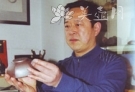 紫砂壶工艺师图片:华健 - 宜兴紫砂壶网