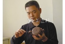 紫砂壶工艺师图片：潘跃明 - 宜兴紫砂壶网