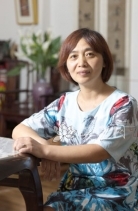 紫砂壶工艺师图片:鲍燕平 - 宜兴紫砂壶网