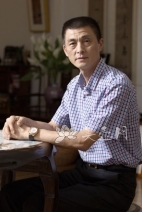 紫砂壶工艺师图片:周志君 - 宜兴紫砂壶网
