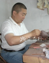 紫砂壶工艺师图片:杨景义 - 宜兴紫砂壶网