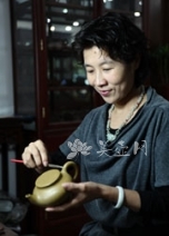 紫砂壶工艺师图片:张丽妹 - 宜兴紫砂壶网