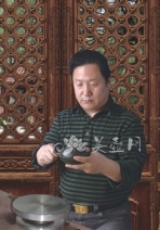 紫砂壶工艺师图片:刘成果 - 宜兴紫砂壶网