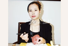 紫砂壶工艺师图片：朱萍萍 - 宜兴紫砂壶网