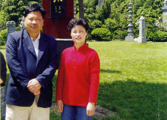 紫砂壶图片：与著名收藏家、陶艺家许四海老师在百佛园合影 - 宜兴紫砂壶网