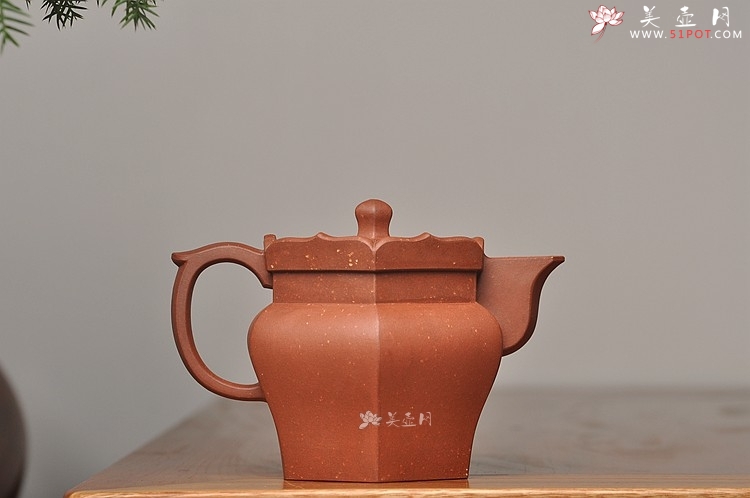 紫砂壶图片：精品重器 许浒经典作品 全手工镶片僧帽 顾风遗韵 - 宜兴紫砂壶网