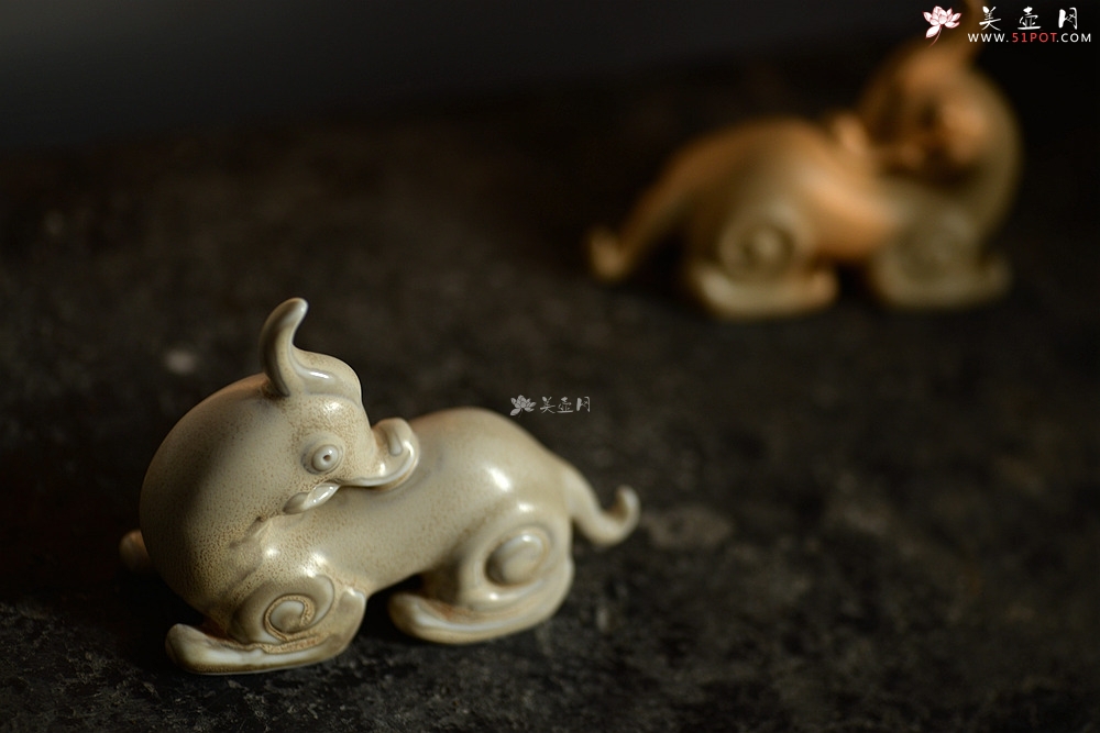 紫砂壶图片：战国时期青铜器 茶宠/镇纸/摆件/笔架  - 宜兴紫砂壶网