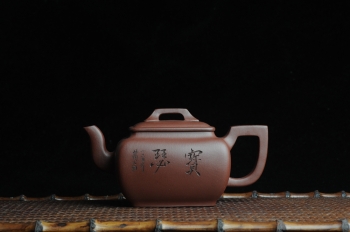 紫砂壶图片:美壶特惠 精品宝瑟四方方樽 陈俊儒精心装饰 - 宜兴紫砂壶网