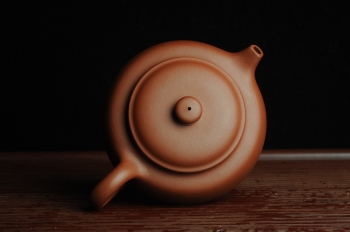 紫砂壶图片:美壶特惠 优质老清水泥精致涌泉 养后温润可人 - 宜兴紫砂壶网