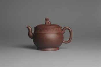 紫砂壶图片:美壶特惠 大口实用精工瑞狮壶 茶人醉爱 - 宜兴紫砂壶网