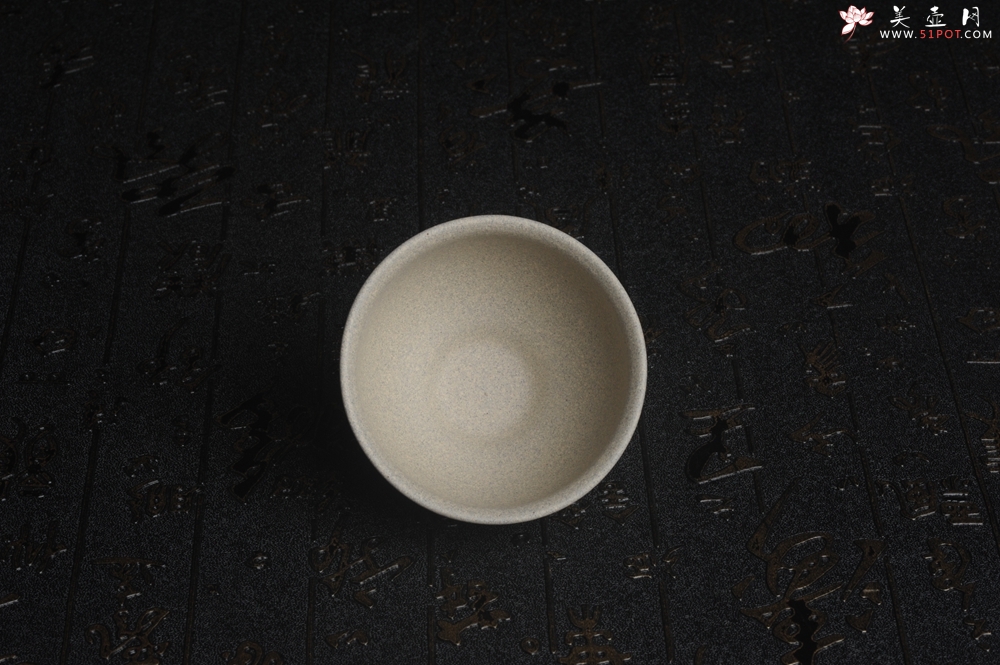 紫砂壶图片：优质白段泥精致手工品茗杯主人杯 茶人醉爱 - 宜兴紫砂壶网