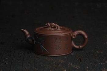 紫砂壶图片:美壶特惠 精致松竹梅岁寒三友竹段壶 茶人醉爱 - 宜兴紫砂壶网