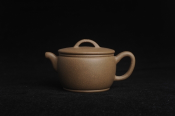 紫砂壶图片:,美壶特惠 精致青段汉瓦 茶人醉爱 - 宜兴紫砂壶网