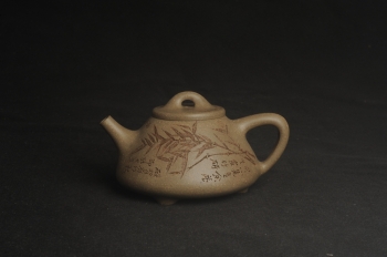 紫砂壶图片:高温四号井老青段 全手工子冶石瓢 装饰经典老子冶画面板桥竹 特有品味 期待与您结缘 - 宜兴紫砂壶网