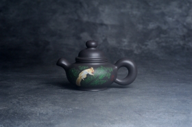 紫砂壶图片：美壶特惠 手工手制紫砂壶特好青灰泥松鼠壶 茶壶 茶具 单壶 - 宜兴紫砂壶网