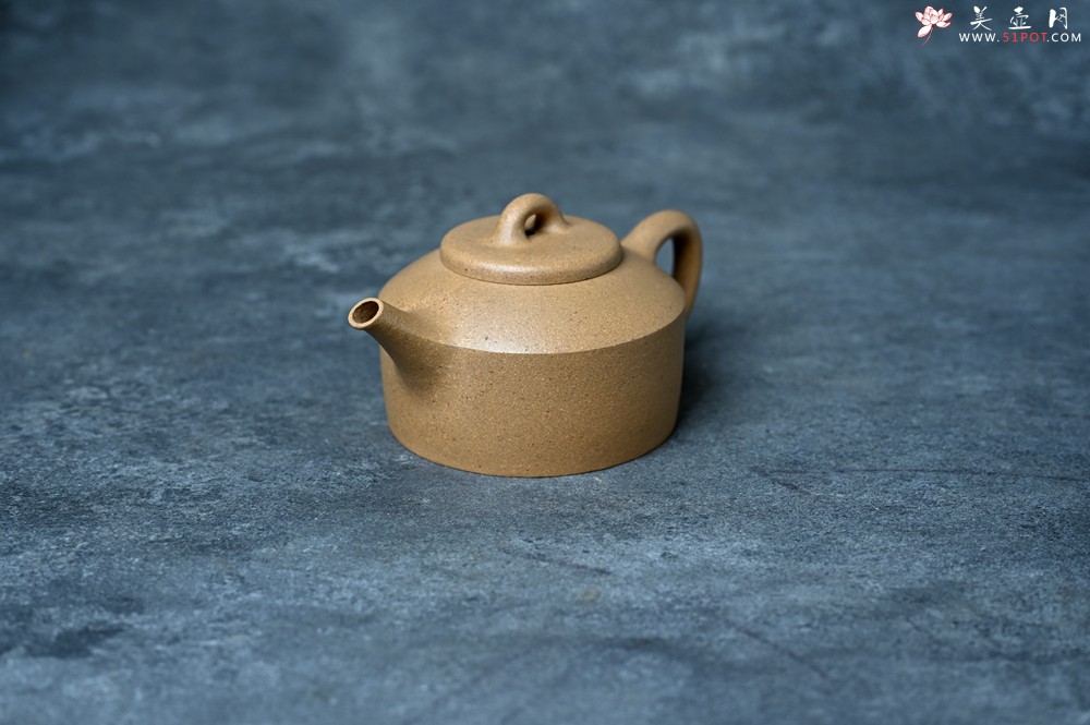 紫砂壶图片：美壶特惠 优质黄金段泥镜瓦壶 茶人醉爱 - 宜兴紫砂壶网