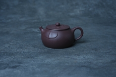 紫砂壶图片：美壶特惠 优质老紫泥般若小美壶 茶人醉爱 - 宜兴紫砂壶网