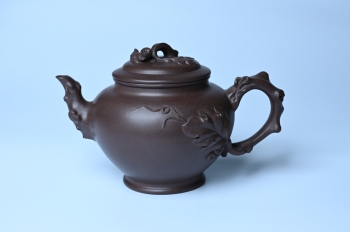 紫砂壶图片:潜力股赵老师 老紫泥全手工松鼠葡萄壶 茶人醉爱 - 宜兴紫砂壶网