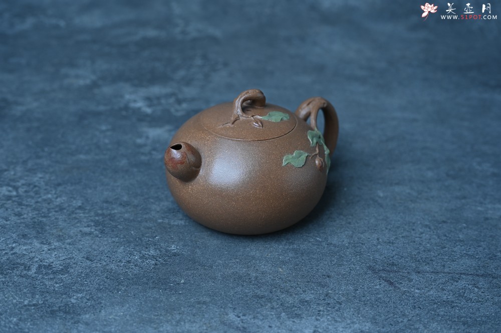 紫砂壶图片：美壶特惠 潜力股董静老师精品老段泥双色寿桃壶 茶人醉爱 - 宜兴紫砂壶网