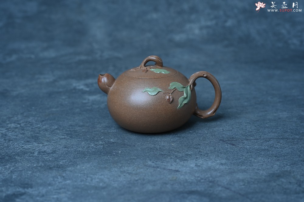 紫砂壶图片：美壶特惠 潜力股董静老师精品老段泥双色寿桃壶 茶人醉爱 - 宜兴紫砂壶网