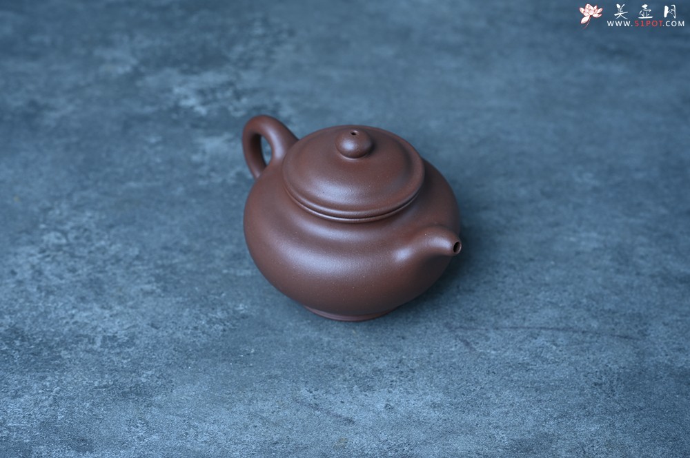 紫砂壶图片：美壶特惠 手工手制紫砂壶特好底槽青掇只壶 茶人醉爱 - 宜兴紫砂壶网