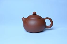 紫砂壶图片：毛国强入室弟子黄云初 特好老清水泥欢喜西施壶 名家何水法书法 刘世涛伯陶刻 - 宜兴紫砂壶网