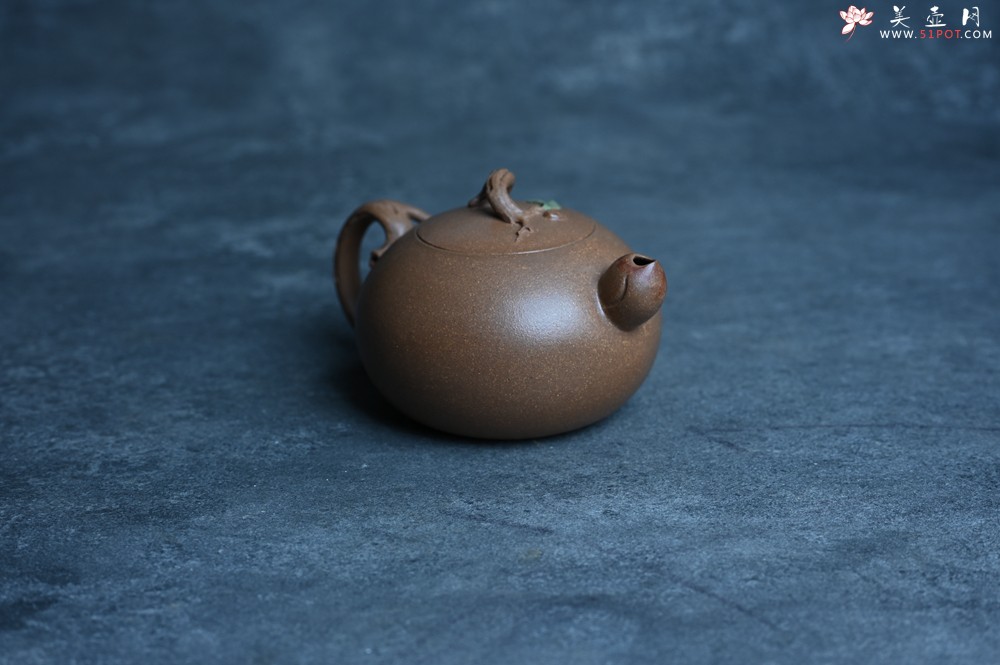 紫砂壶图片：美壶特惠 潜力股董静老师精品老段泥双色寿桃壶 茶人醉爱 - 宜兴紫砂壶网