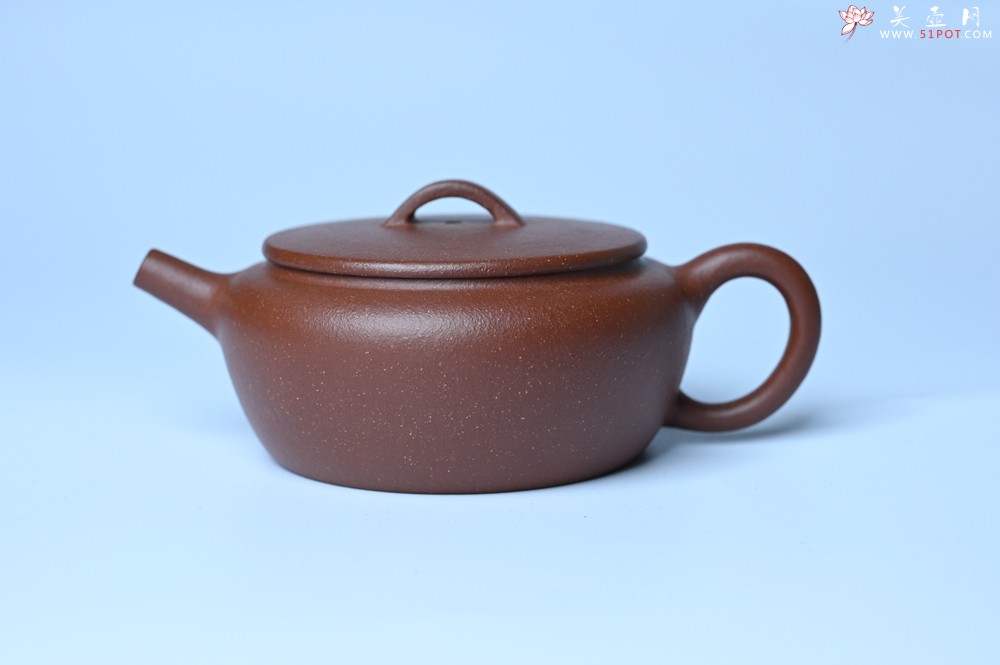 紫砂壶图片：美壶特惠 优质红降坡泥大口玉扁壶 茶人醉爱 - 宜兴紫砂壶网