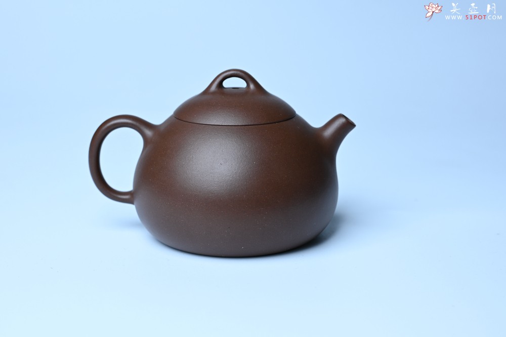 紫砂壶图片：美壶特惠 特好老紫泥小半月 茶人醉爱 - 宜兴紫砂壶网