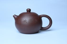 紫砂壶图片：油润底曹青 全手工西施茶壶 玉洁冰清 接天莲叶无穷碧 映日荷花别样红 - 宜兴紫砂壶网