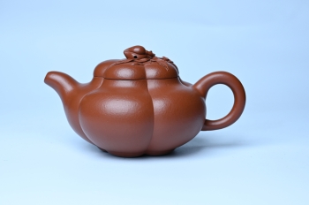 紫砂壶图片:美壶特惠 精品大红袍朱泥上合桃 茶人醉爱 - 宜兴紫砂壶网