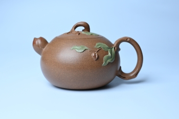紫砂壶图片:美壶特惠 潜力股董静老师精品老段泥双色寿桃壶 茶人醉爱 - 宜兴紫砂壶网