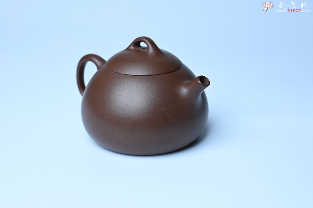 紫砂壶图片：美壶特惠 特好老紫泥小半月 茶人醉爱 - 宜兴紫砂壶网
