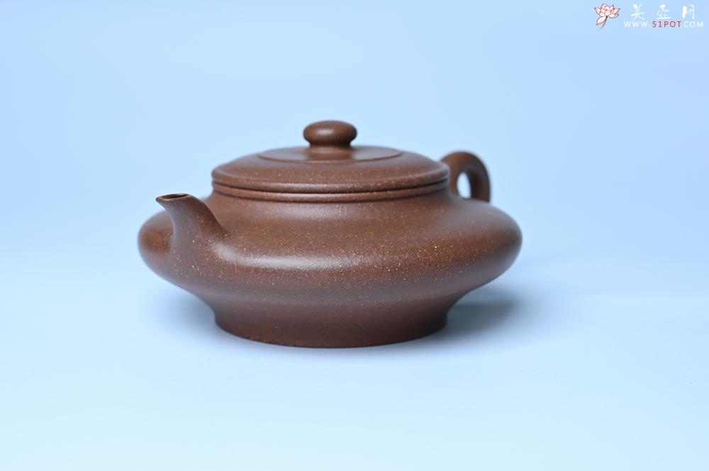 紫砂壶图片：潜力股周小培 特好文革老紫泥 全手工虚扁壶 难度大 好壶期待与您结缘 - 宜兴紫砂壶网