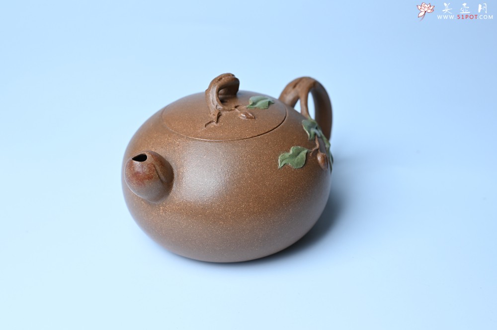 紫砂壶图片：美壶特惠 潜力股董静老师精品老段泥双色寿桃壶 茶人醉爱 - 宜兴紫砂壶网