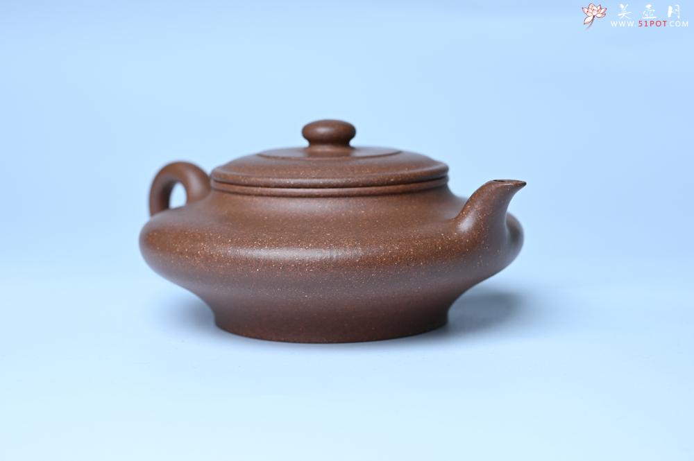 紫砂壶图片：潜力股周小培 特好文革老紫泥 全手工虚扁壶 难度大 好壶期待与您结缘 - 宜兴紫砂壶网