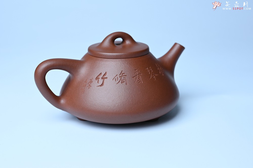 紫砂壶图片：特好底曹青 全手工小子冶石瓢 抚琴看修竹 装饰特文气 期待与亲结缘 - 宜兴紫砂壶网