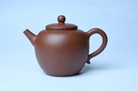 紫砂壶图片：毛国强入室弟子黄云初 特好老紫泥清莲壶 何水法书法清白 刘世涛伯陶刻 - 宜兴紫砂壶网