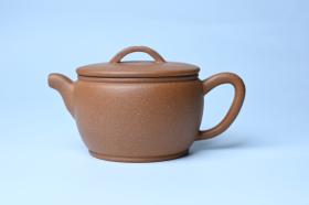 紫砂壶图片：美壶特惠 精致黄降坡泥汉瓦壶 茶人醉爱 - 宜兴紫砂壶网