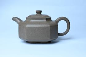 紫砂壶图片：实力派张海艳全手工蟹壳老青段泥精工八方侧角壶 气势磅礴 - 宜兴紫砂壶网