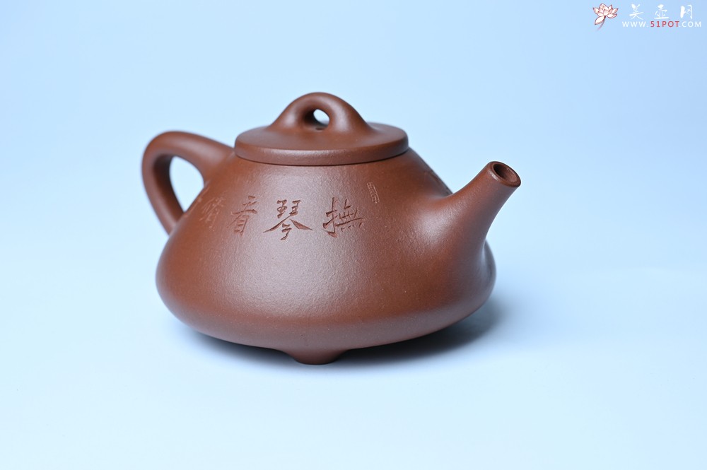 紫砂壶图片：特好底曹青 全手工小子冶石瓢 抚琴看修竹 装饰特文气 期待与亲结缘 - 宜兴紫砂壶网