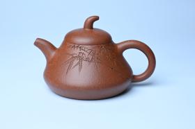 紫砂壶图片：美壶特惠 潜力股王老师 全手工拍打成型茄瓢壶 装饰居不可无竹 特文气 - 宜兴紫砂壶网