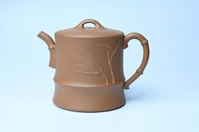 紫砂壶图片：美壶特惠 精工黄金段泥竹段 挺拔秀雅 茶人醉爱 - 宜兴紫砂壶网