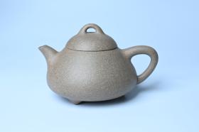 紫砂壶图片：美壶特惠 特好松花段泥精工乳瓢茶壶 茶人醉爱 - 宜兴紫砂壶网