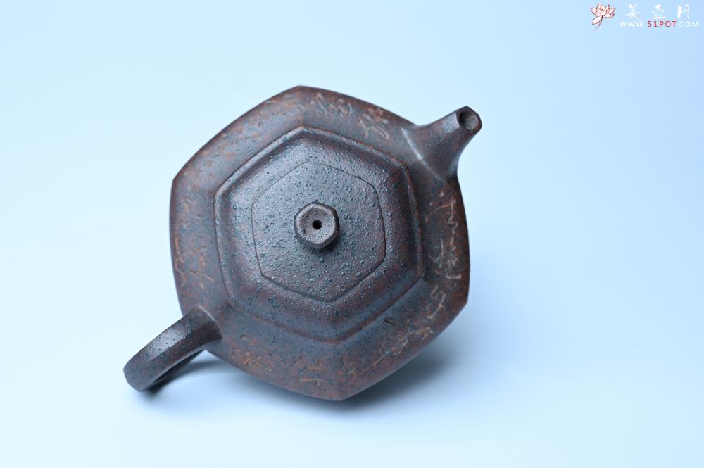 紫砂壶图片：美壶特惠 柴烧六方虚扁紫砂壶 茶人醉爱 - 宜兴紫砂壶网