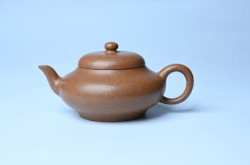 紫砂壶图片:美壶特惠 特好老段泥精致合欢壶 茶人醉爱 - 宜兴紫砂壶网