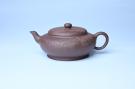 紫砂壶图片：美壶特惠 特好紫泥扁玉壶 装饰不老松 文气十足 - 宜兴紫砂壶网