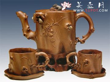 紫砂壶图片：松鼠葡萄 - 宜兴紫砂壶网