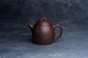 紫砂壶图片：美壶福利特惠 精致特好老紫泥秦权壶 刻竹子 特文气 - 宜兴紫砂壶网